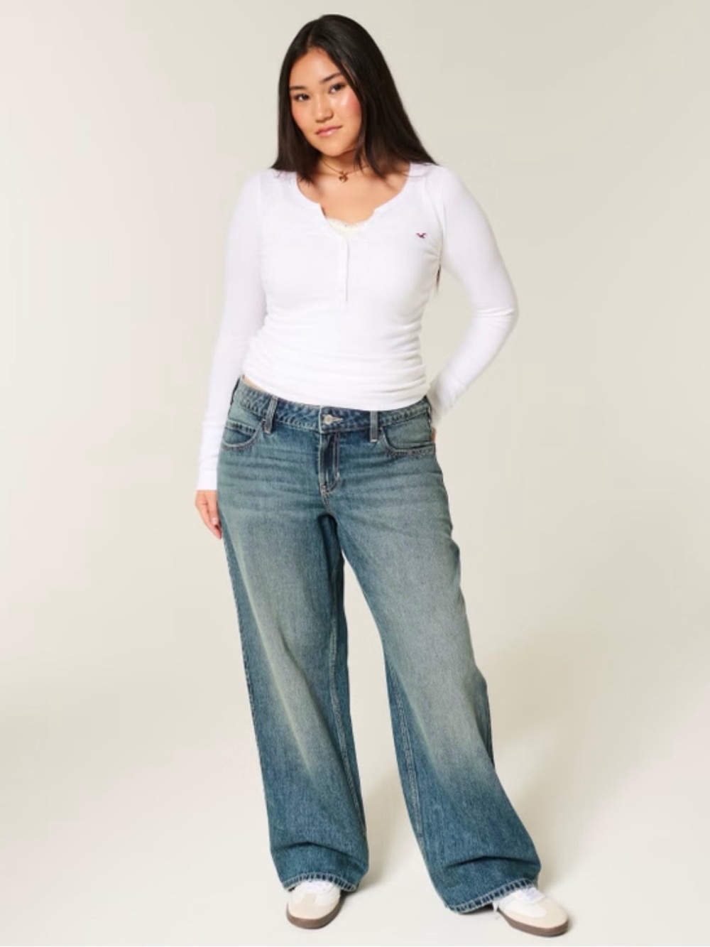 Hollister Wide-Leg Low-Rise Jeans in Medium Blue Wash